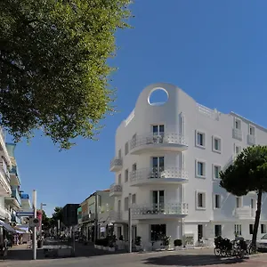 al-cavallino-bianco.riccione-hotels.org/